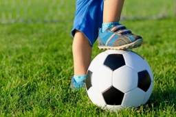 С какого возраста ребенку лучше заниматься футболом?